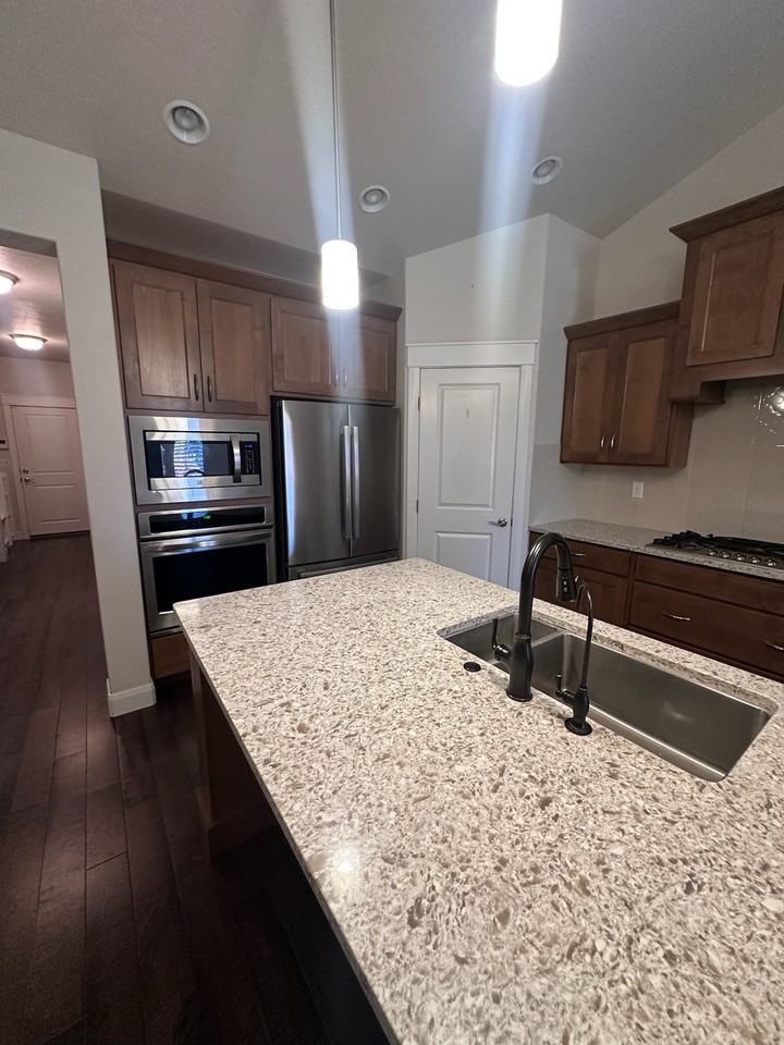 1471 E Summerheights Dr - Photo 5 of 13