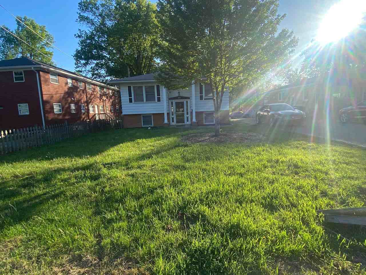 1411 Mcdonald Ave - Photo 2 of 20