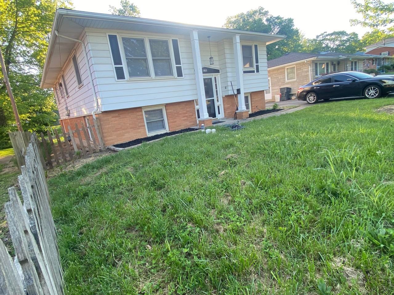 1411 Mcdonald Ave - Photo 3 of 20