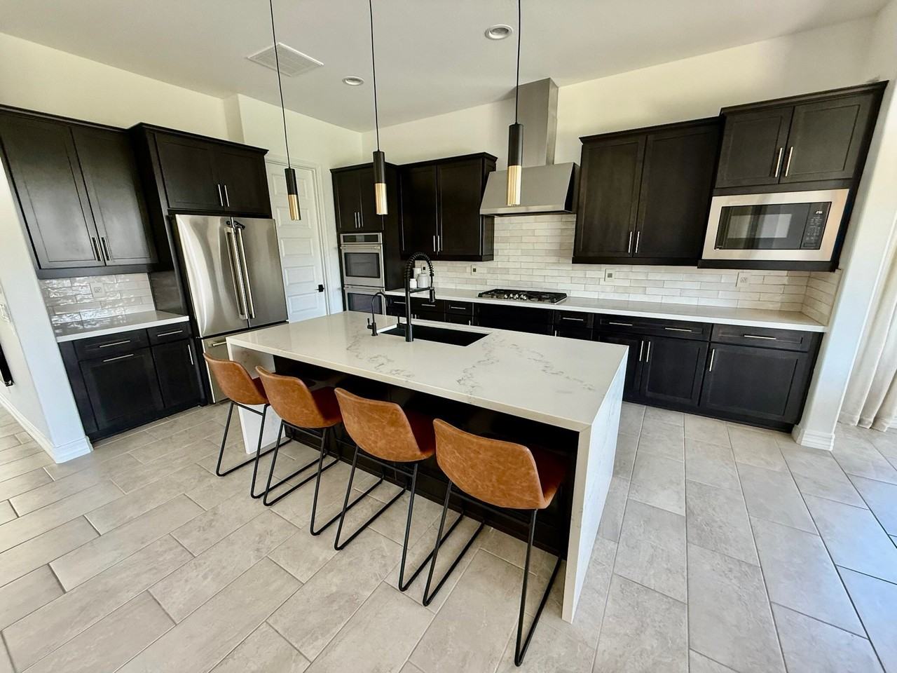 10649 E Thatcher Ave - Photo 4 of 20