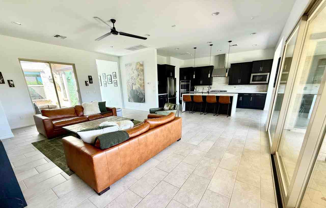 10649 E Thatcher Ave - Photo 7 of 20