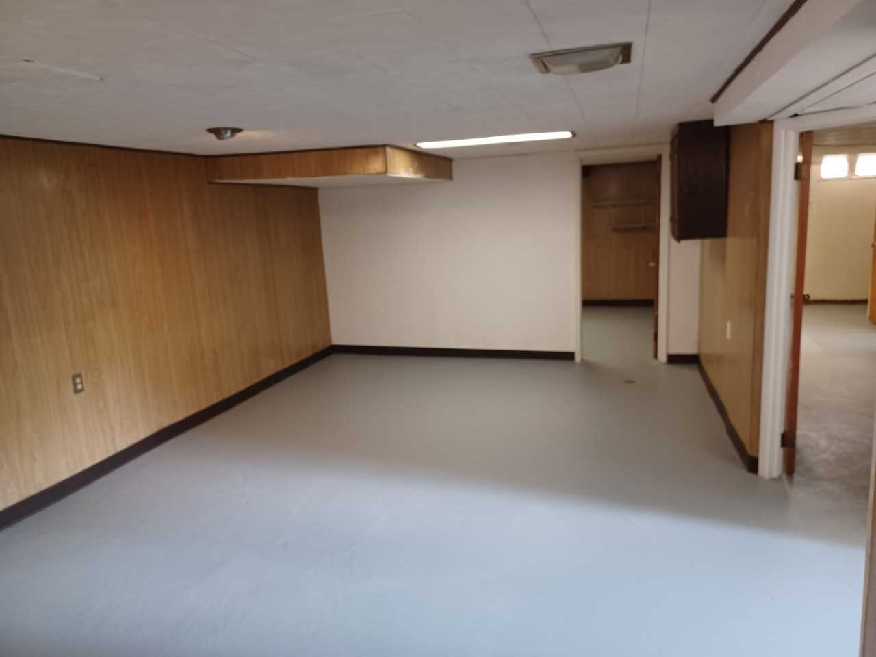 9814 Quandt Ave - Photo 7 of 9