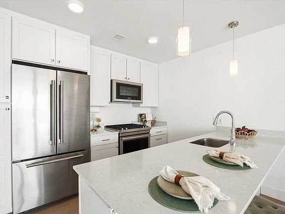 218 Washington Ave #33 - Photo 5 of 17