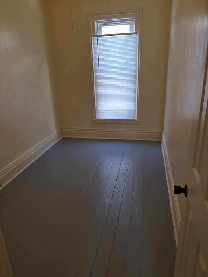 822 Fulton St W #2 - Photo 6 of 6