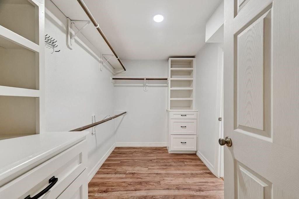 4520 Sharon St - Photo 5 of 17