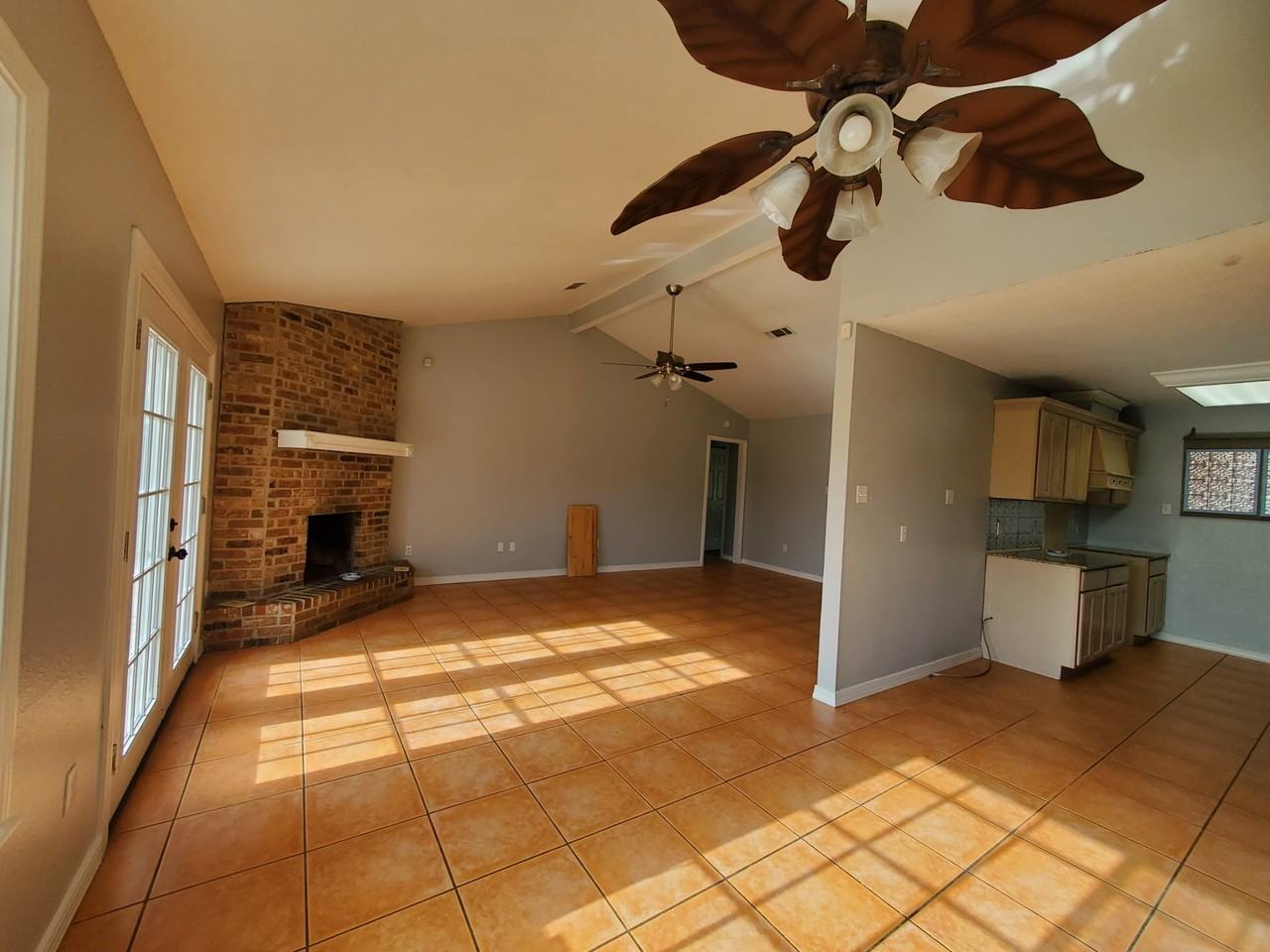 1595 Louisiana Ave - Photo 2 of 15