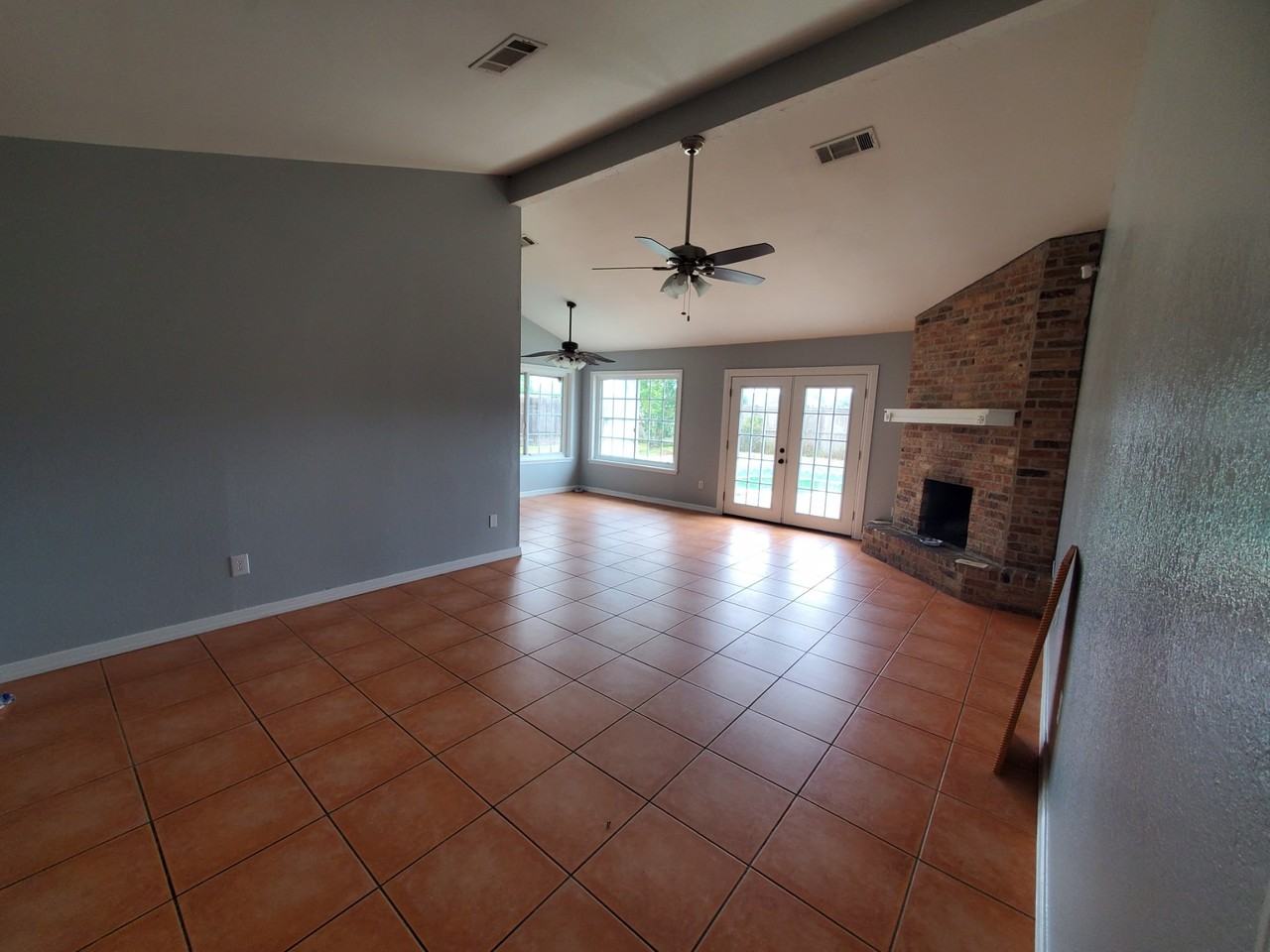 1595 Louisiana Ave - Photo 4 of 15