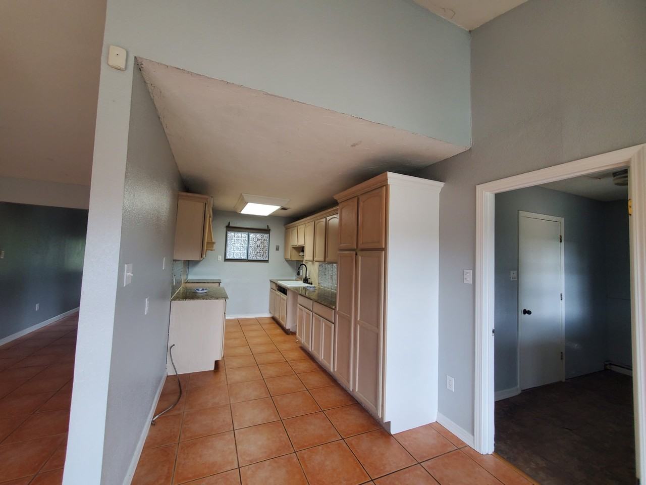 1595 Louisiana Ave - Photo 5 of 15