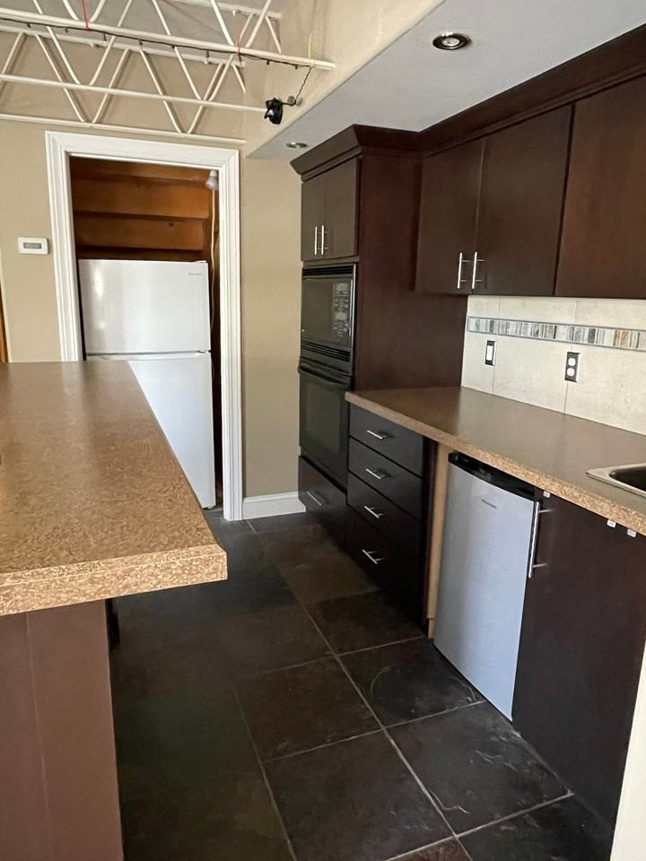 421 Senter Dr - Photo 5 of 7