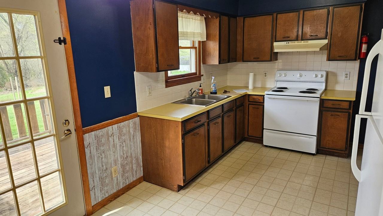 4852 Alexander Rd - Photo 6 of 9