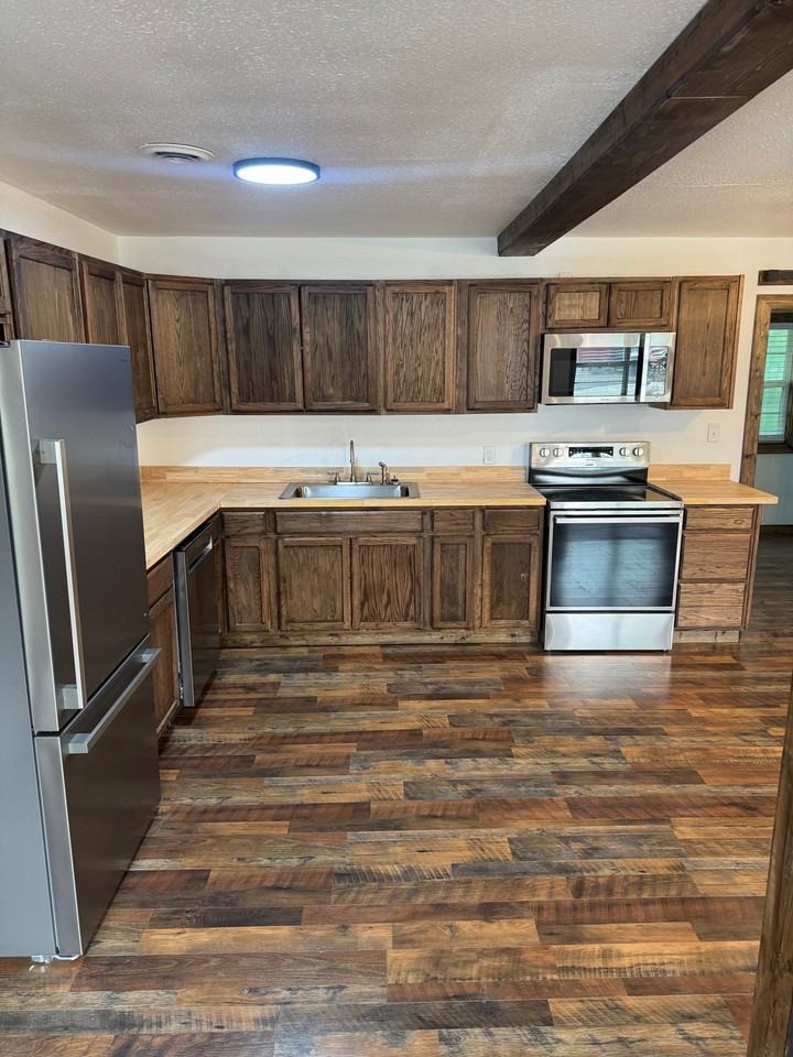 123 S Washington St - Photo 3 of 13