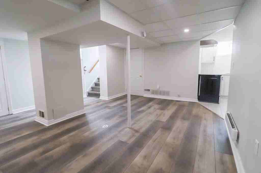161 Louth St - Photo 3 of 17