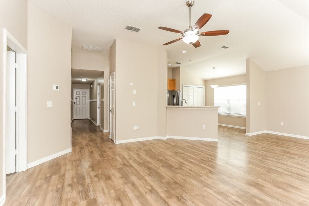 2836 Cross Creek Dr - Photo 3 of 19