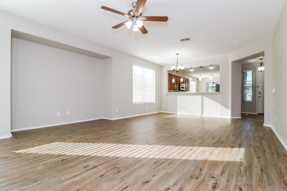 15119 W Banff Ln - Photo 5 of 16