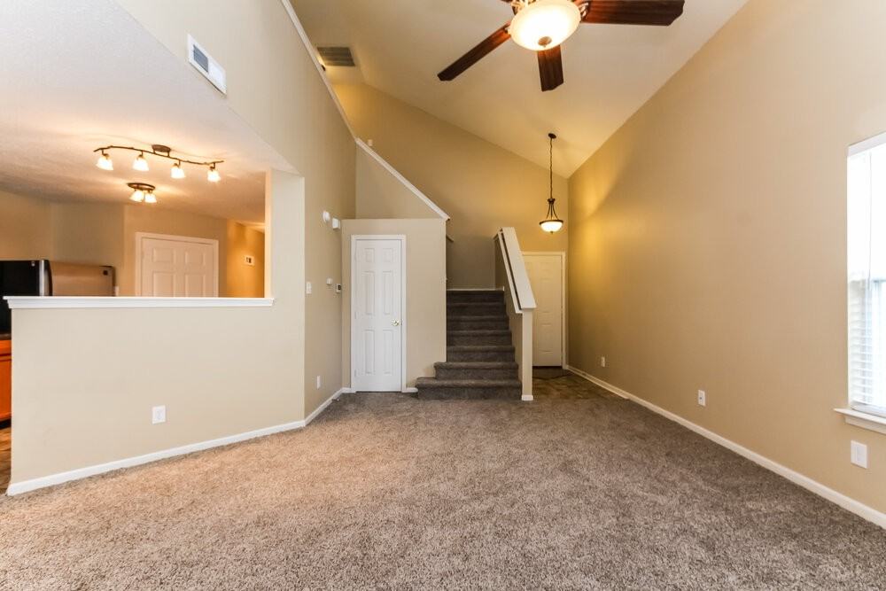 1178 Kenwood Dr - Photo 4 of 14