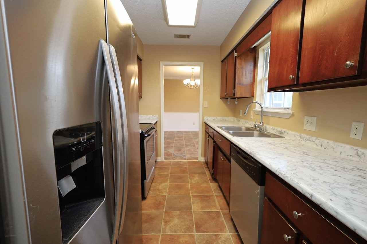 3911 Nicole Ln - Photo 5 of 12