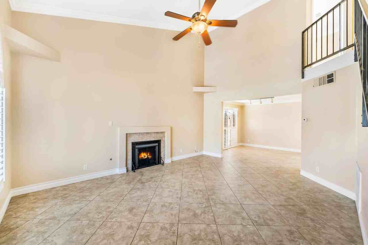 2831 Mill Point Dr - Photo 3 of 22