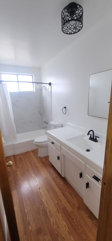 6129 S Victoria Ave #1 - Photo 6 of 10