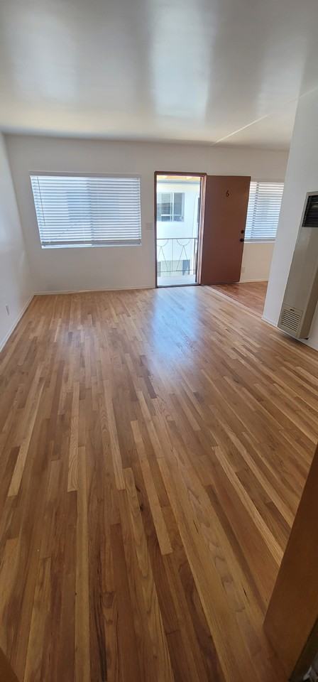 6129 S Victoria Ave #1 - Photo 7 of 10