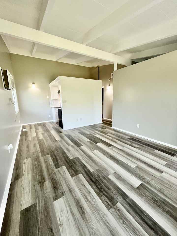 883 Bryant Ave #883 - Photo 3 of 7