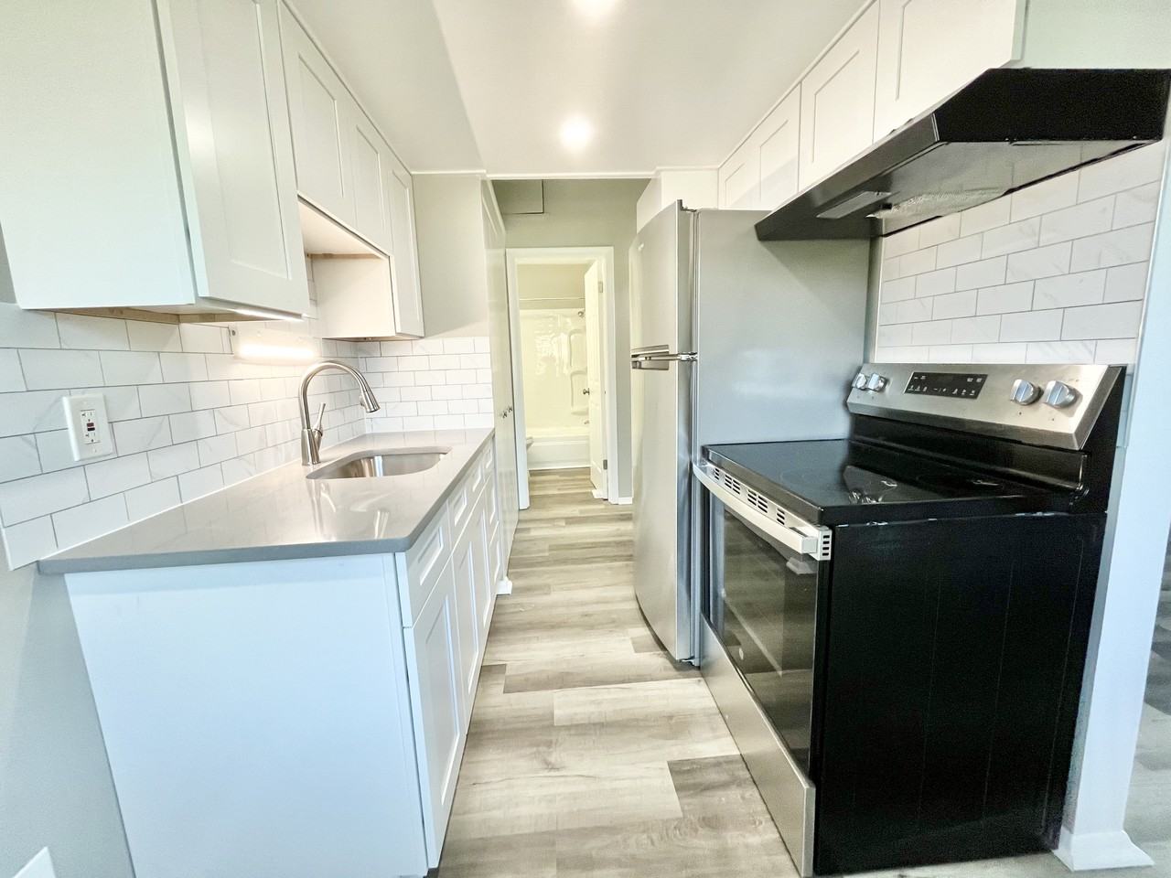 883 Bryant Ave #883 - Photo 5 of 7