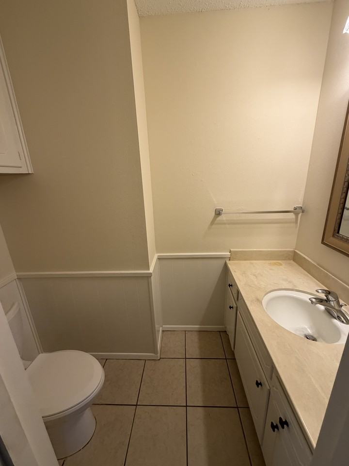 6711 Hartford Ave #A - Photo 7 of 13