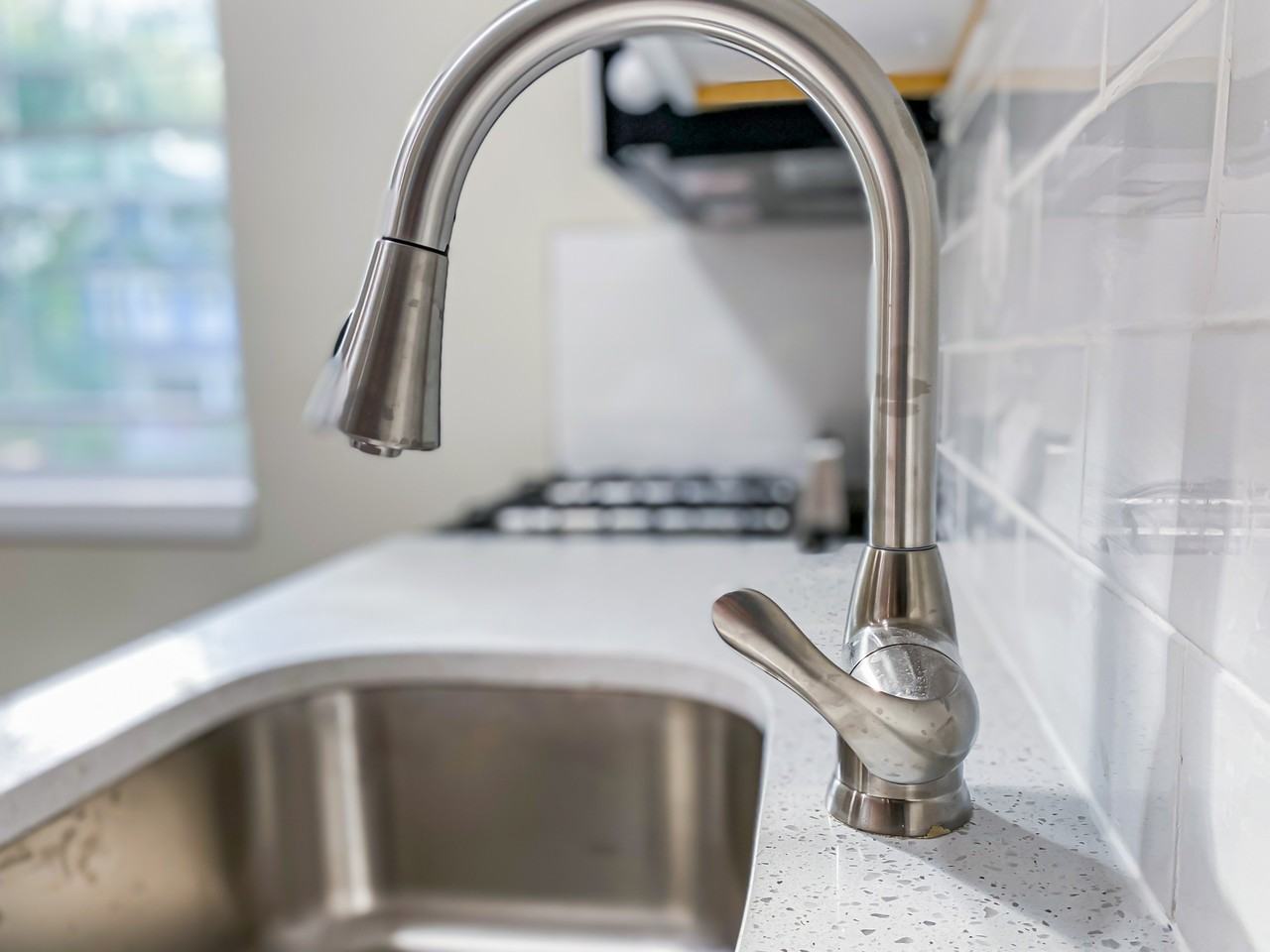 585 Center St #10 - Photo 4 of 10