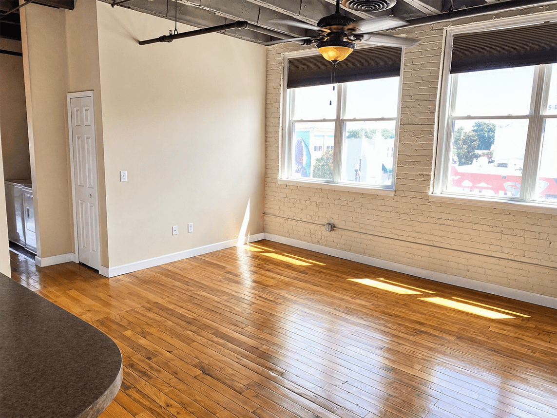 159 W Pearl St #202 - Photo 2 of 8