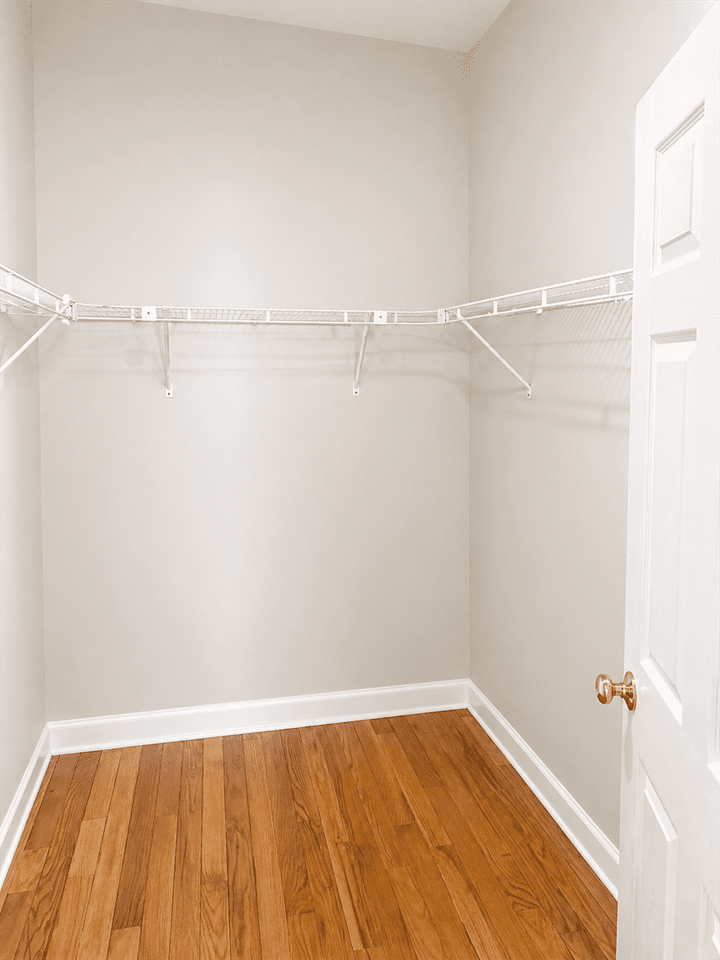 159 W Pearl St #202 - Photo 3 of 8