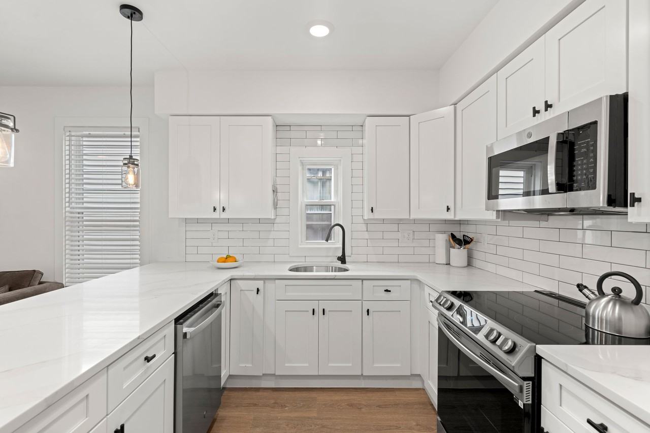 621 E 8th St #9 - Photo 7 of 16