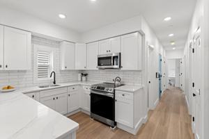 featured image of 621 E 8th St #8