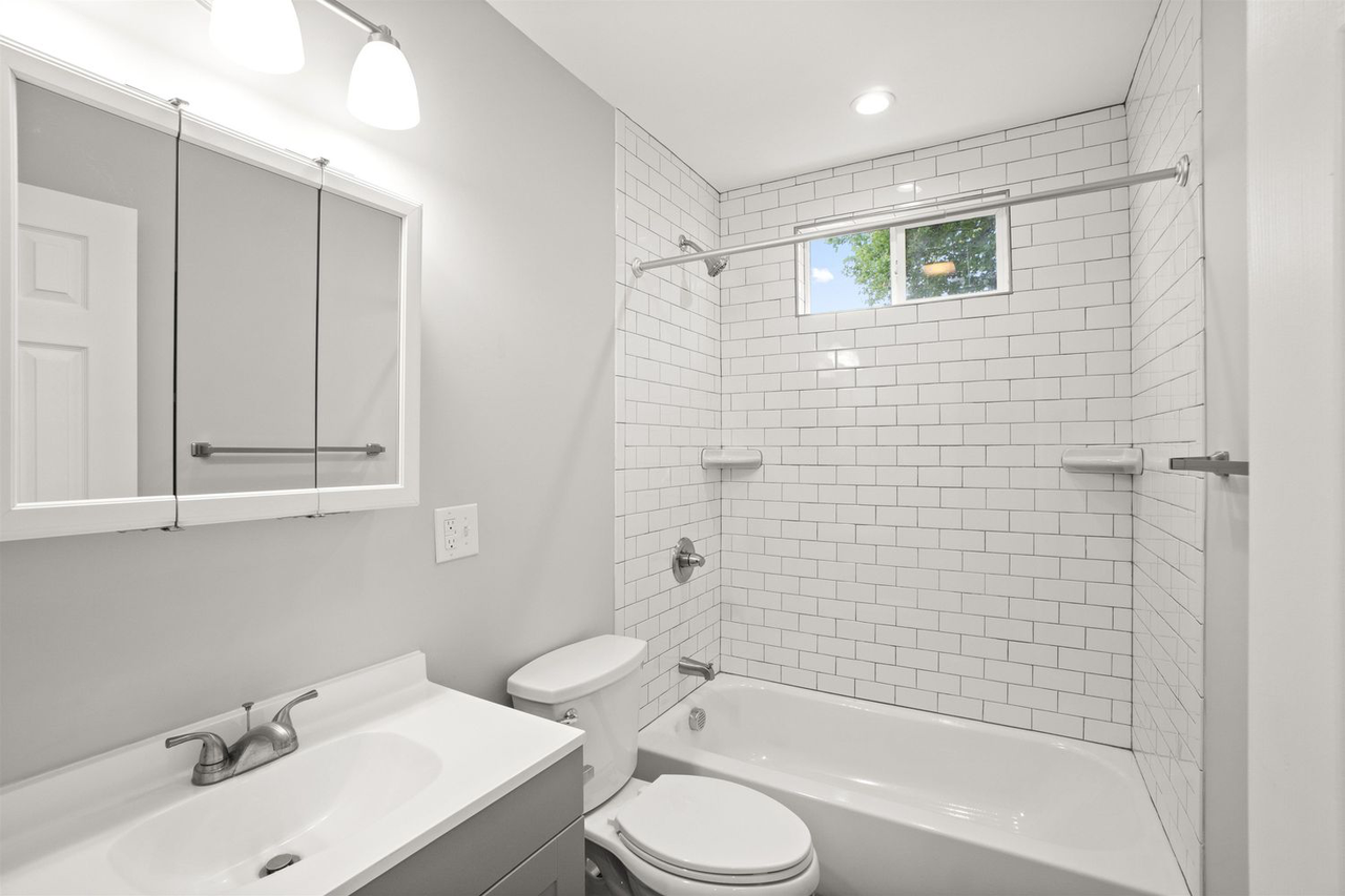 14 W 19th St #3 - Photo 5 of 12