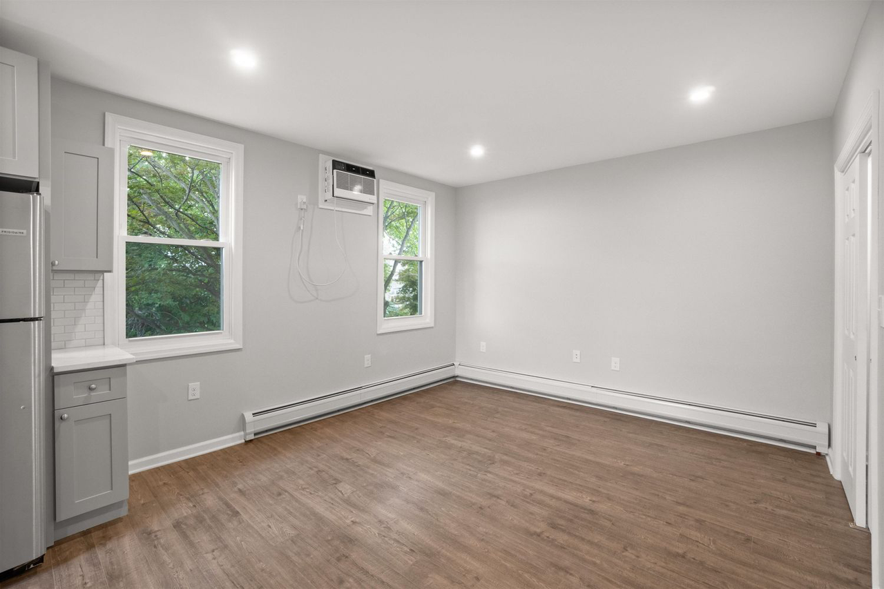 14 W 19th St #3 - Photo 6 of 12