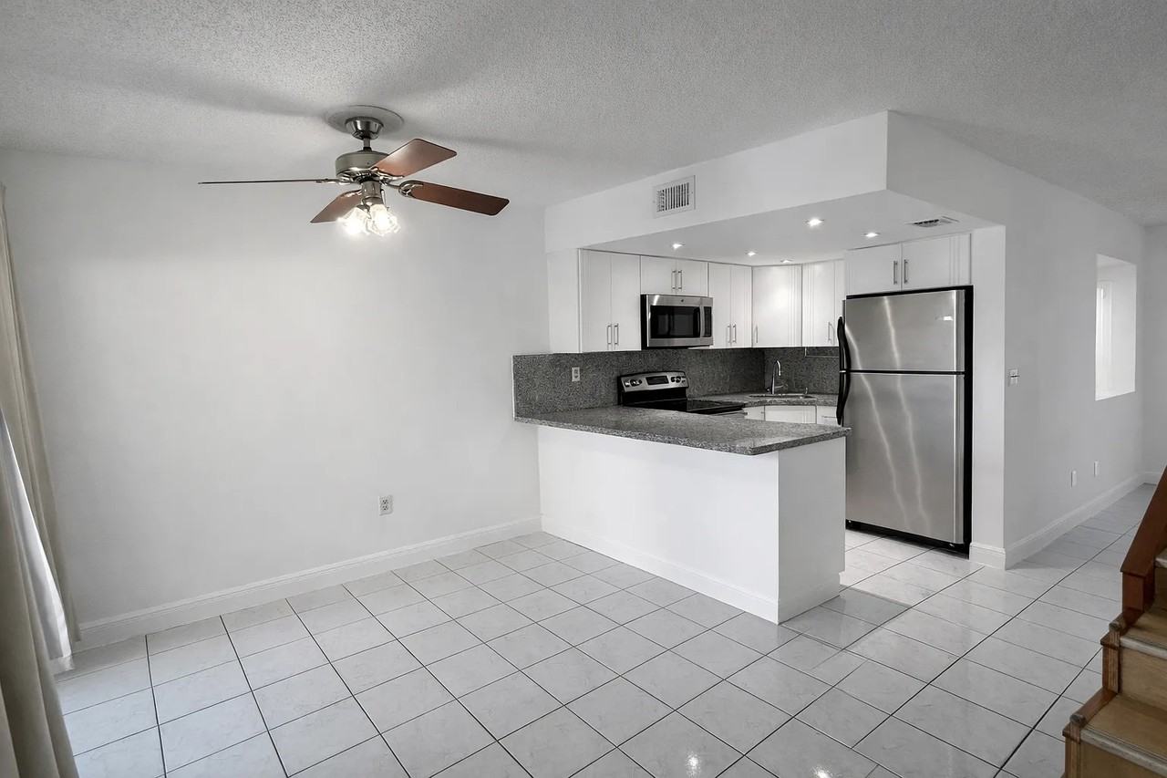 5437 W 21st Ave #1 - Photo 3 of 10