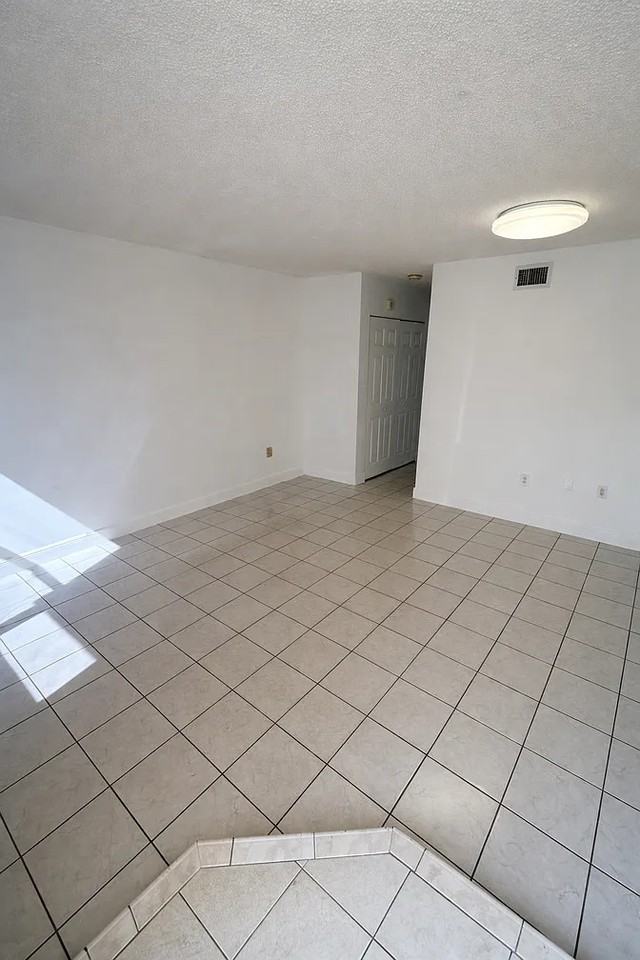 5437 W 21st Ave #1 - Photo 4 of 10
