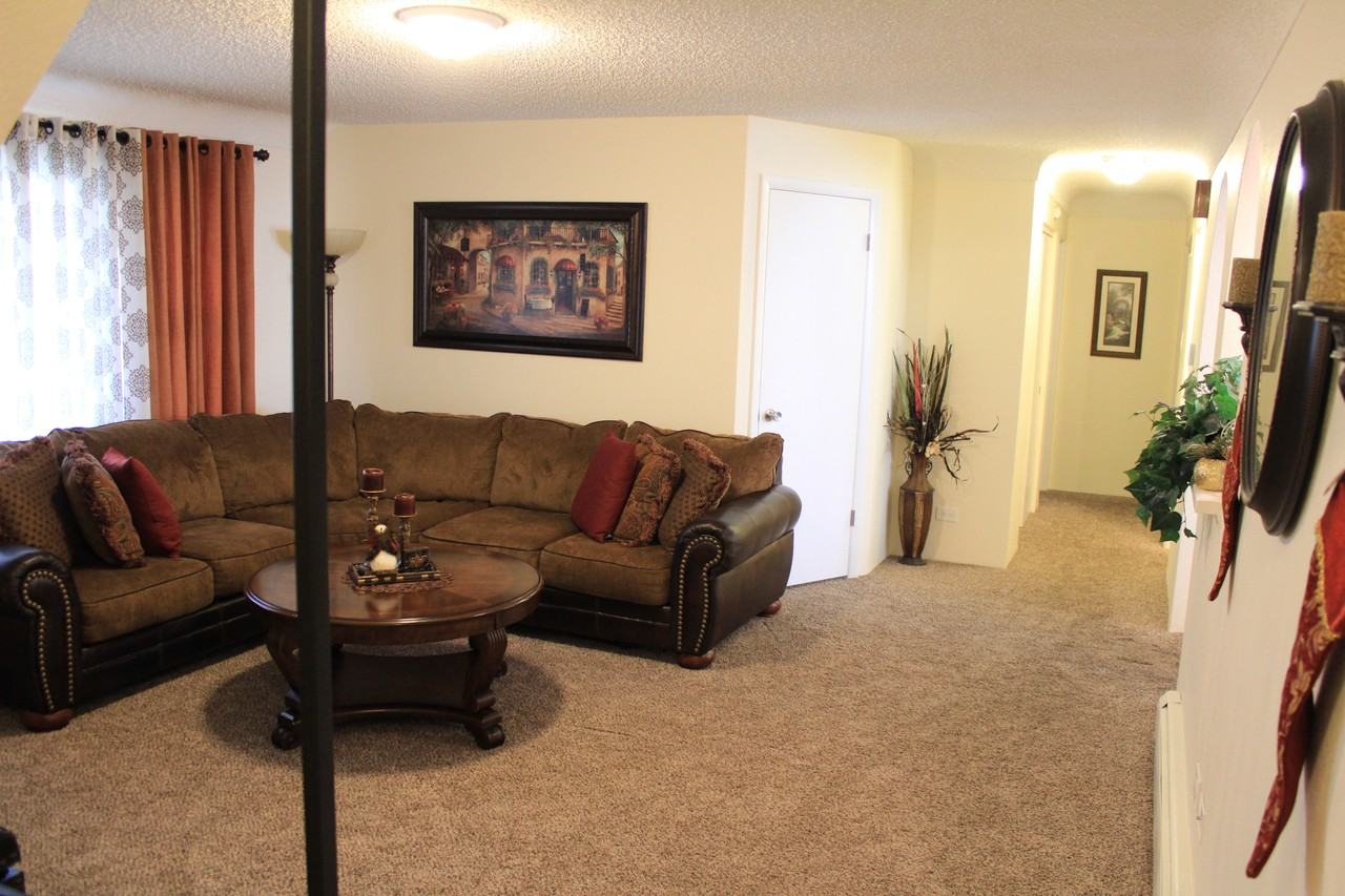 14455 Jefferson Ave #1E - Photo 5 of 17