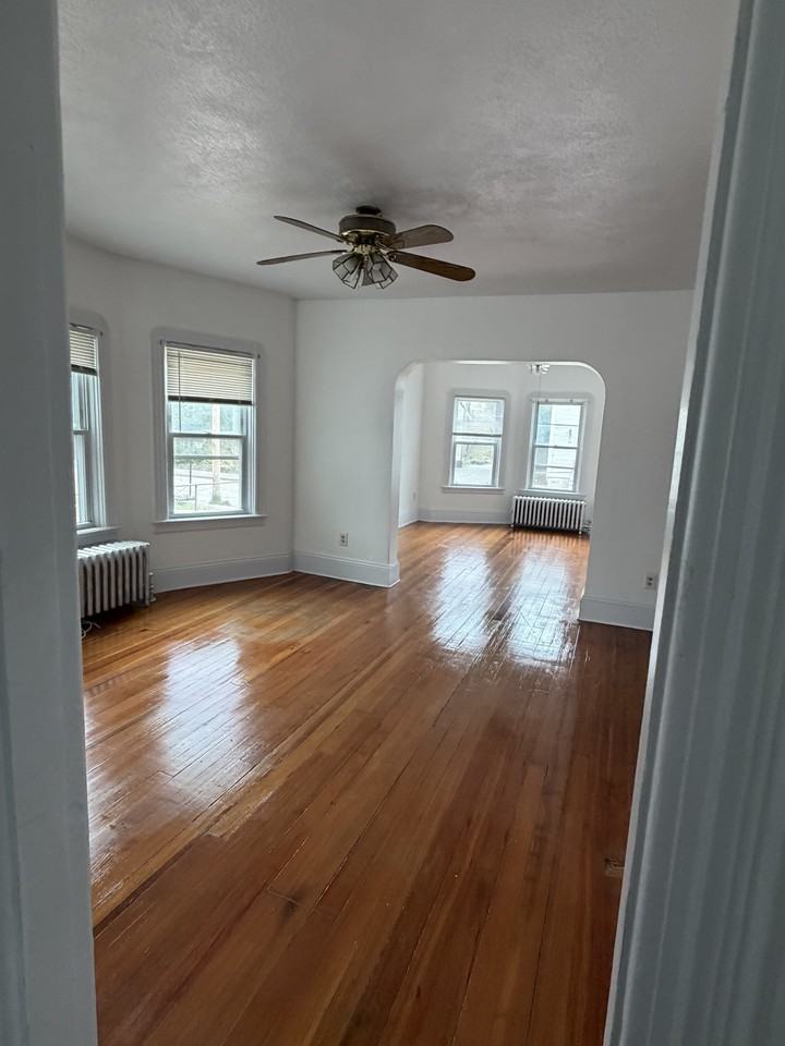 105 Arnold St #1 - Photo 3 of 7