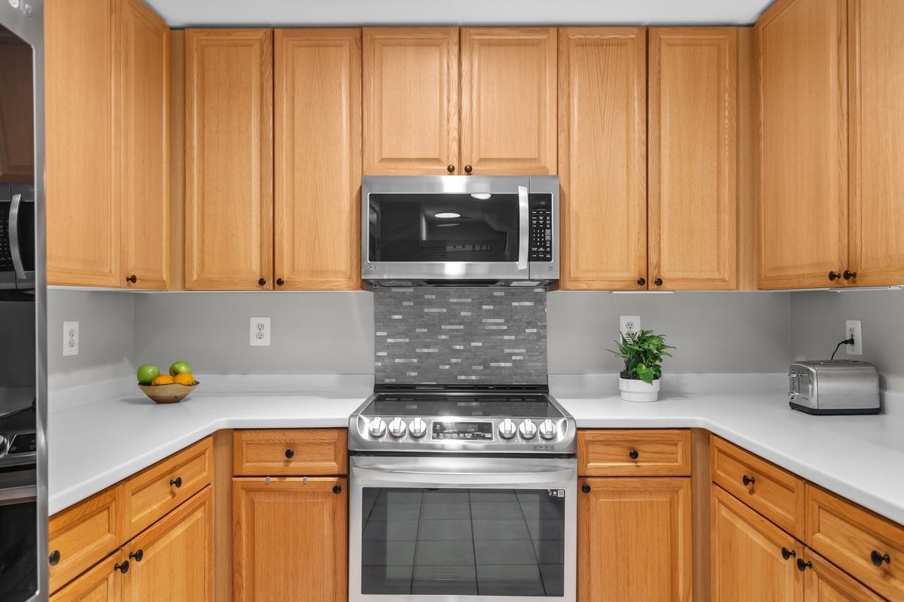 5108 Donovan Dr #404 - Photo 3 of 22