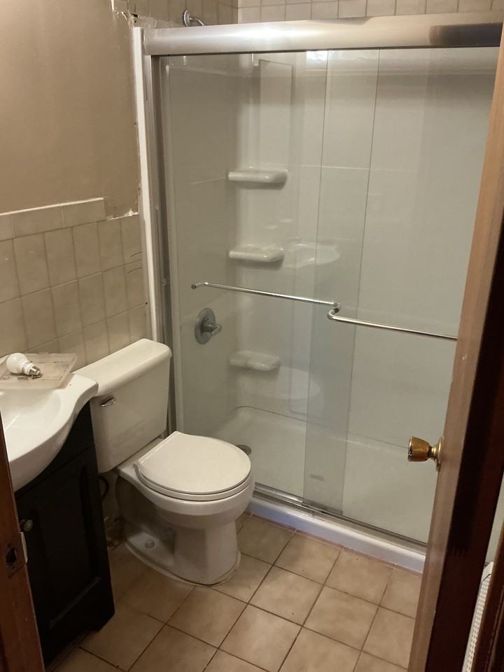 225 Sickles Ave #1stFL - Photo 2 of 4