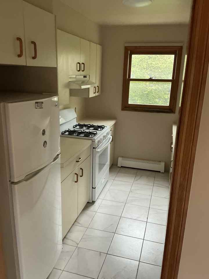 225 Sickles Ave #1stFL - Photo 4 of 4