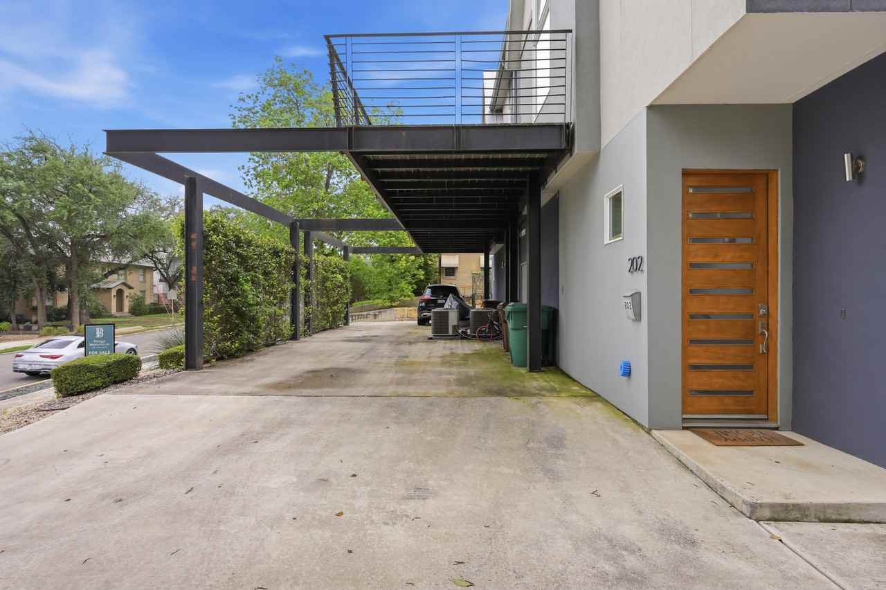 128 Marcia Pl #202 - Photo 3 of 32