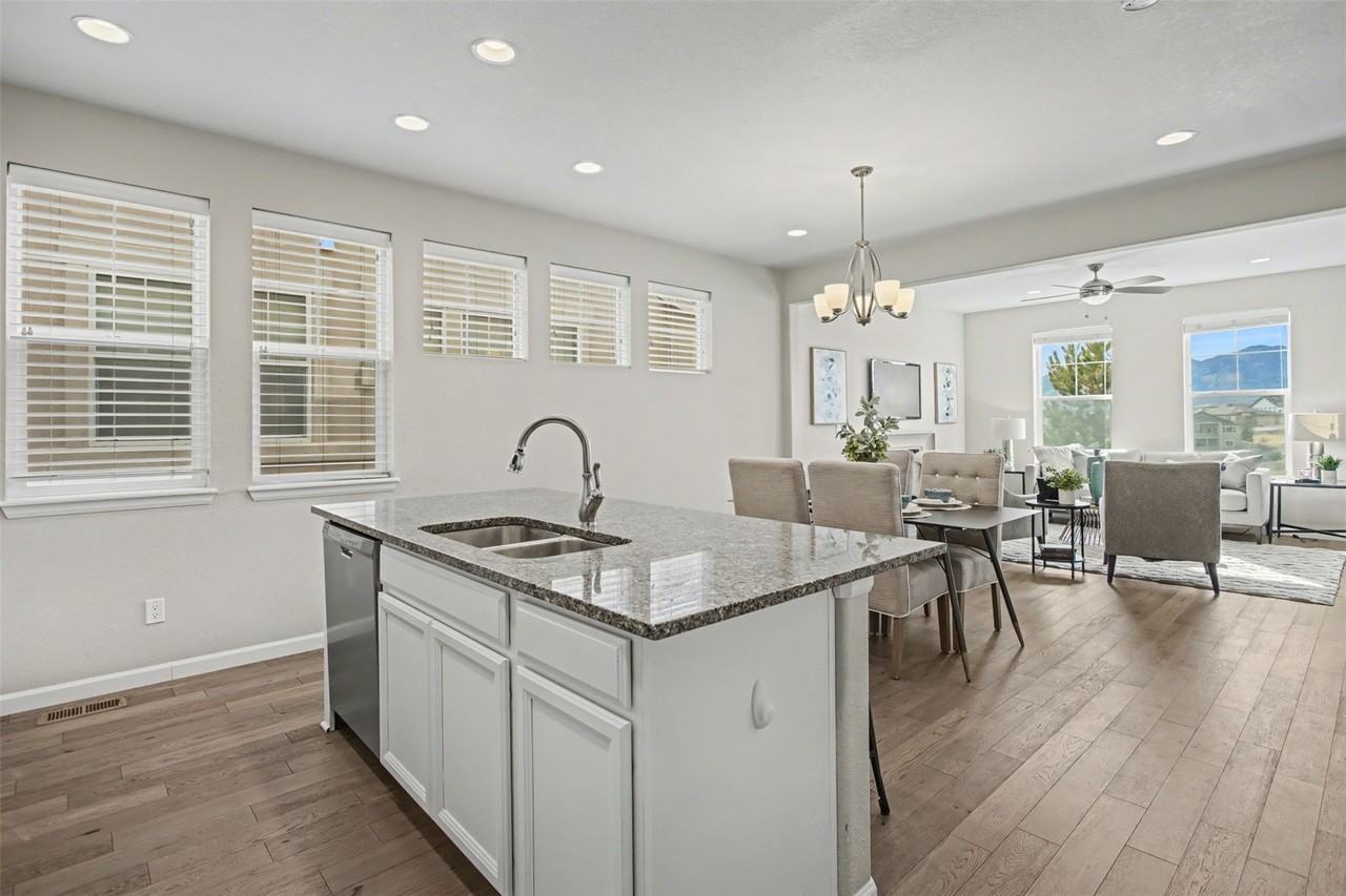 1338 Promontory Bluff Vw - Photo 7 of 25