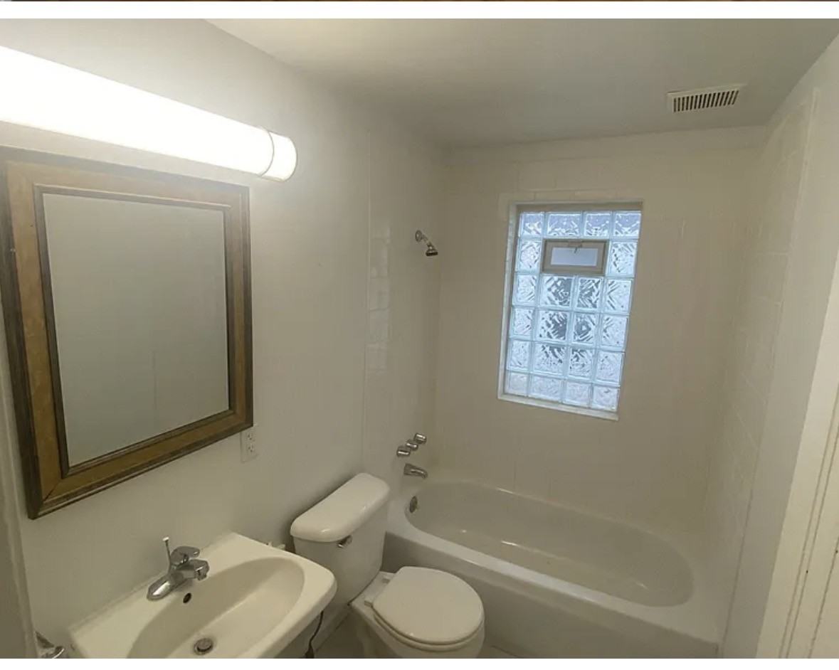 351 W Chesterfield St - Photo 6 of 8