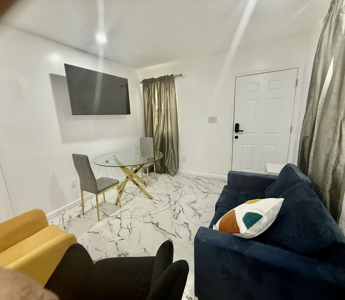 7547 192nd St #3 - Photo 2 of 11