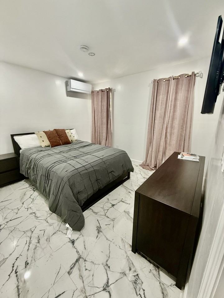 7547 192nd St #3 - Photo 4 of 11