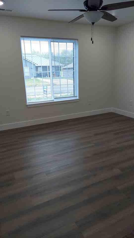 503 Eagle St #503 - Photo 3 of 11