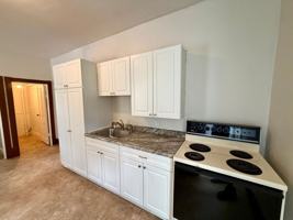 featured image of 1305 Merrill Ave