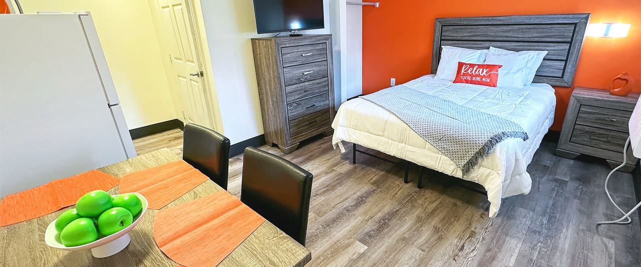 1656 Wells Road - Photo 4 of 8