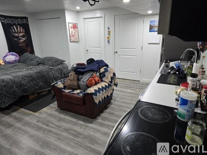 1077 E Jack Dr #1 - Photo 4 of 12