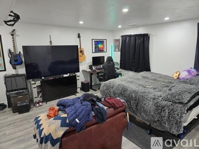 1077 E Jack Dr #1 - Photo 6 of 12